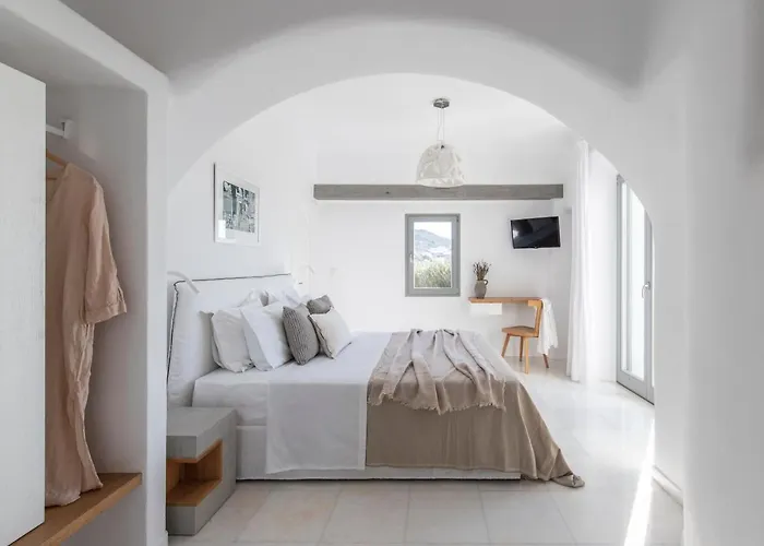 Aqua Breeze Villas *