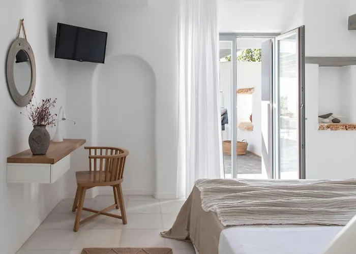 Aqua Breeze Villas *