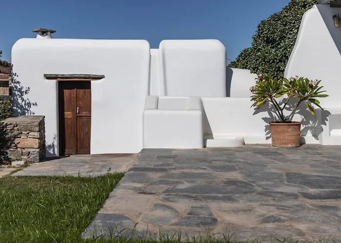 Aqua Breeze Villas *