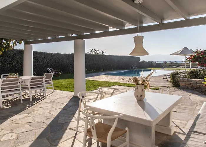 Aqua Breeze Villas *