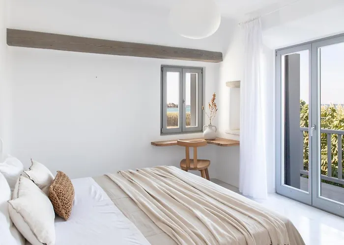 Aqua Breeze Villas *