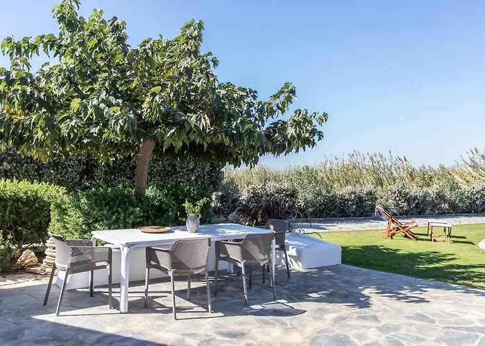 Aqua Breeze Villas *