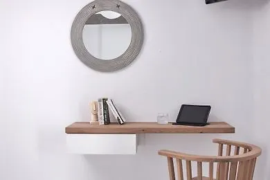 Aqua Breeze Villas *