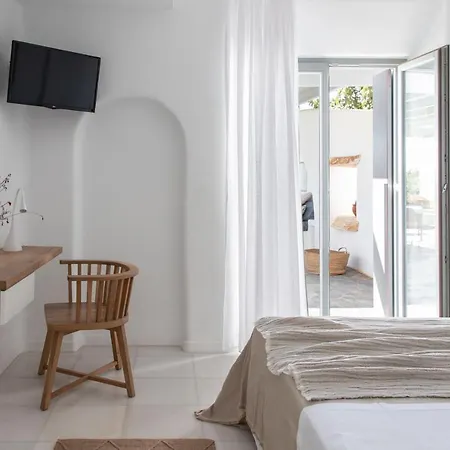 Aqua Breeze Villas *